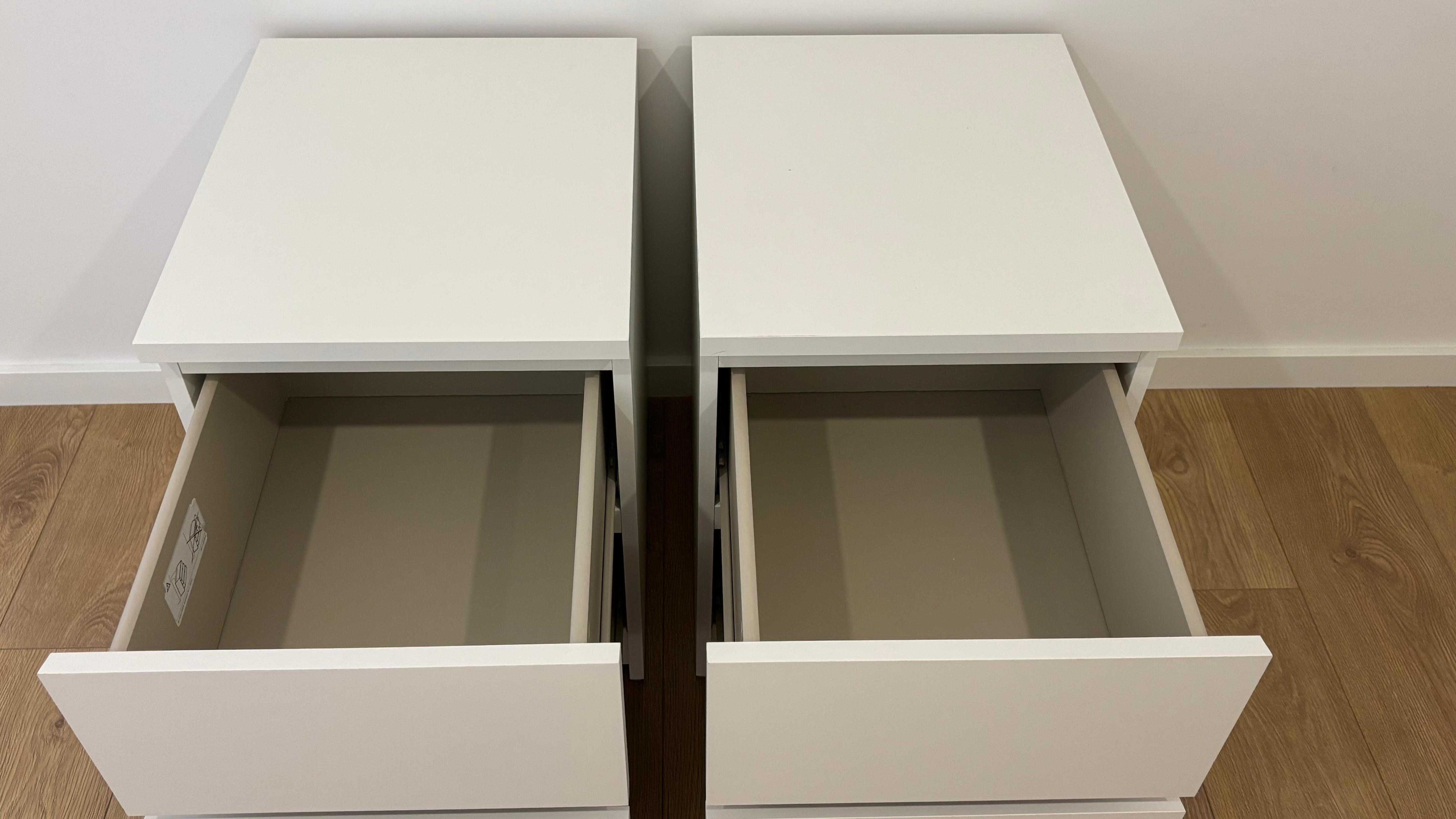 Conjunto com 2 mesas de cabeceira - IKEA (MALM)