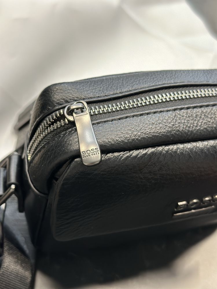 Шкіряна сумка Hugo Boss