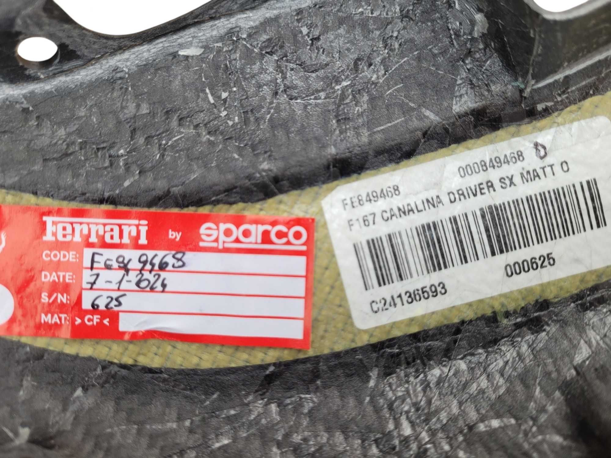 Ferrari 12 Cilindri - panel dekor deski konsoli dashboard trim CARBON