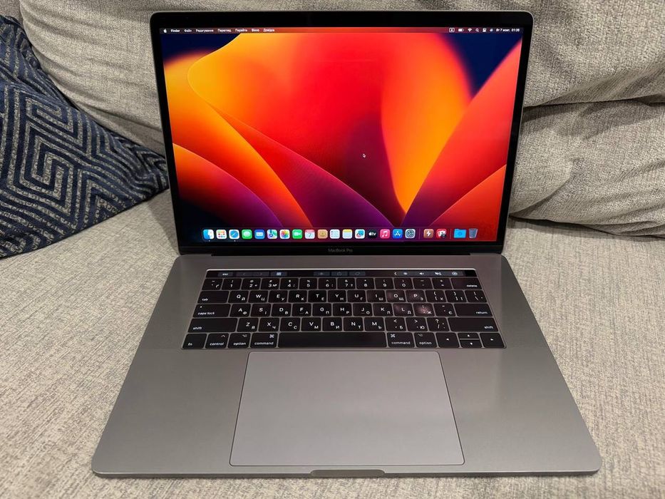 MacBook Pro 15" 2017 (16 / 512 ГБ, A1707) Space Grey