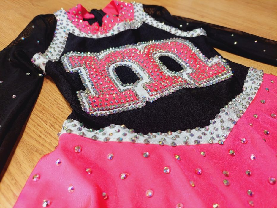 rozm. 122-128 kostium przebranie strój startowy do tańca cekiny