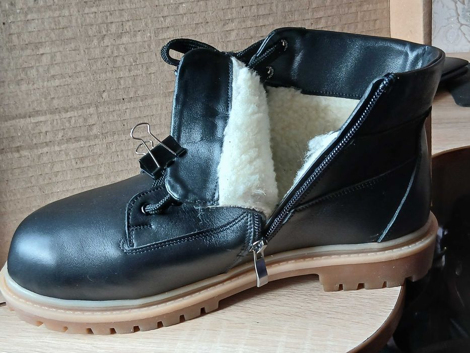 Зимові ботинки розмір 42 український виробник