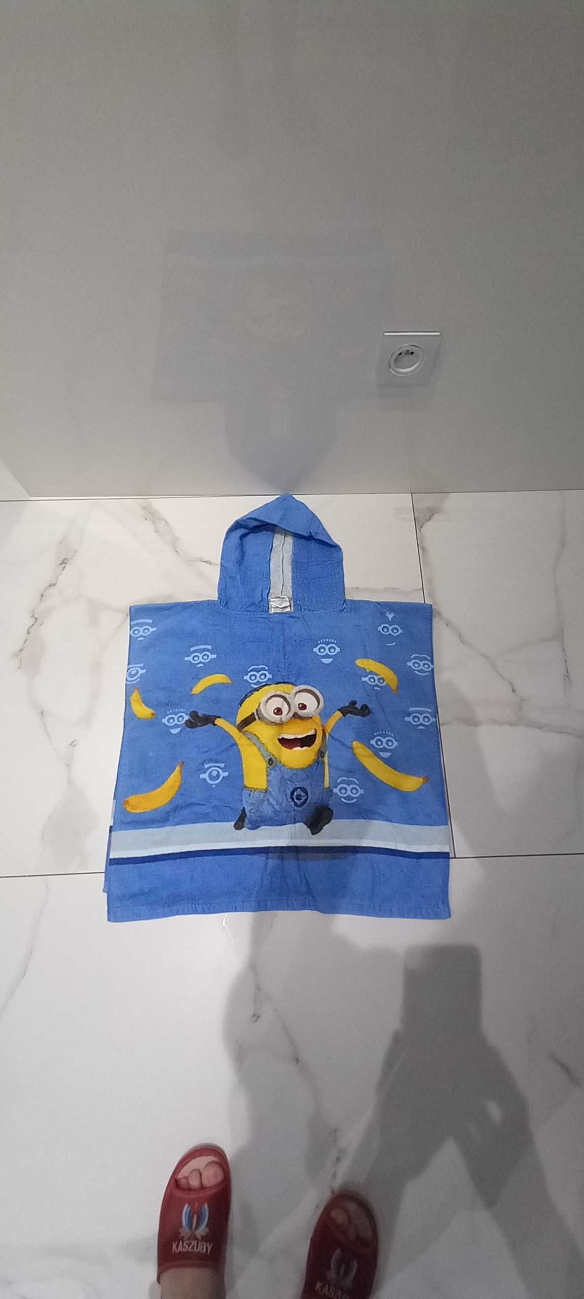 Ręcznik  dla dzieci  MINIONKI  z kapturkiem  UŻYWANY