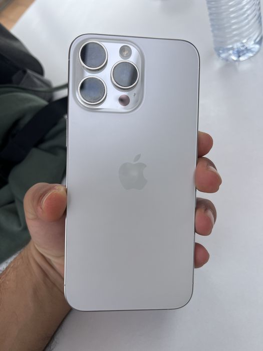 iPhone 15 Pro Max 256GB – Excelente Estado