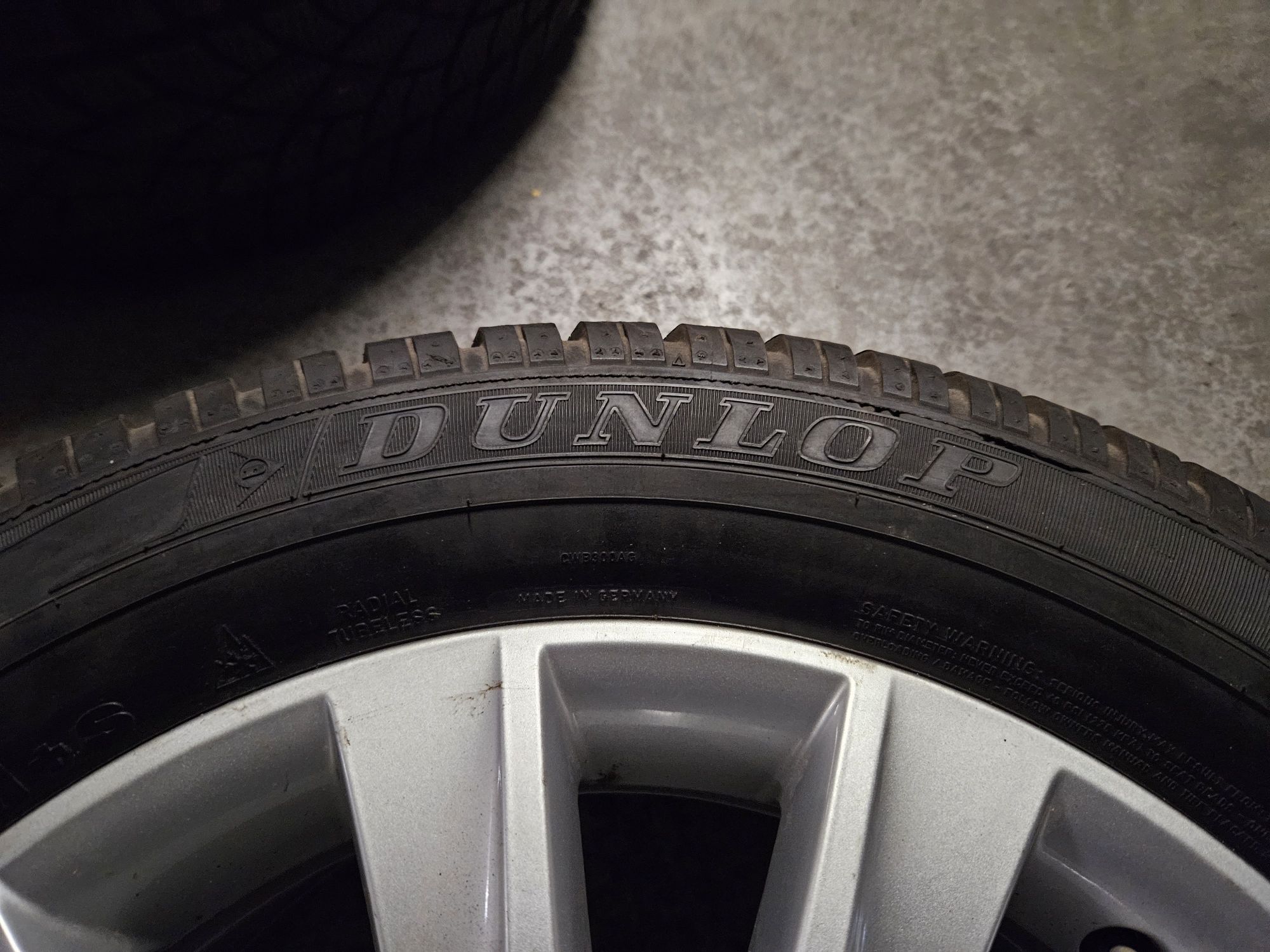 Alufelgi Volkswagen opony zimowe Dunlop 235/55/17 ET 43
