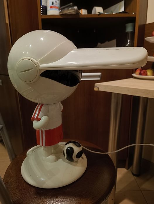 Lampka LED na biurko piłkarz
