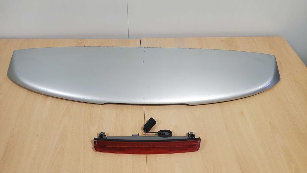 Spoiler/ Aileron Toyota Avensis Station Wagon