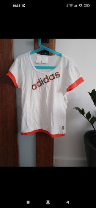 T-shirt adidasss.