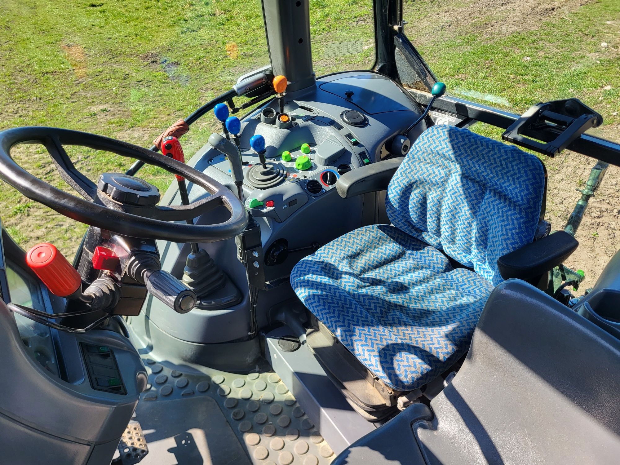 Deutz-Fahr agrotron 105  z ładowaczem Stoll Robust F30