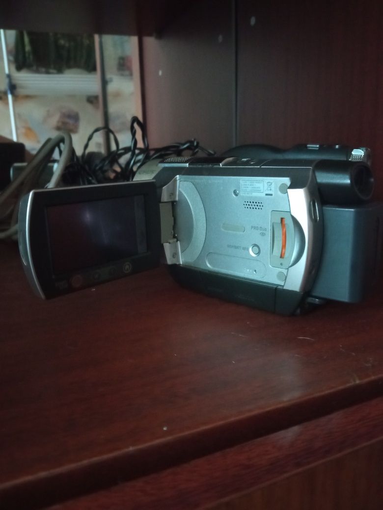 Видеокамера Sony HDR-UX5