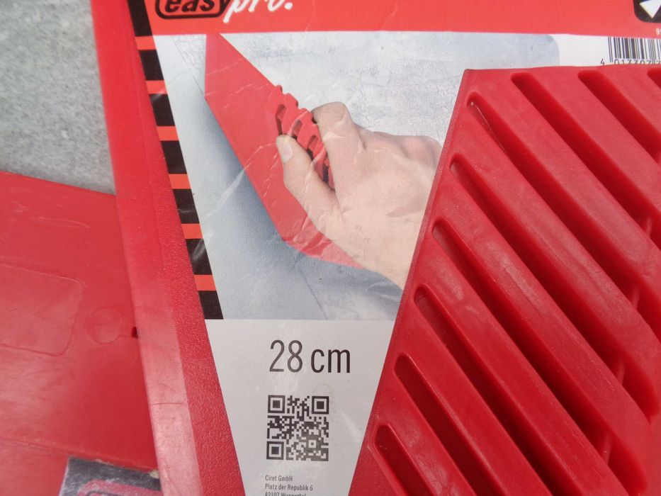 Akcesoria do tapetowania - szpachla - paca