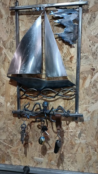 Для интерьера,из металла