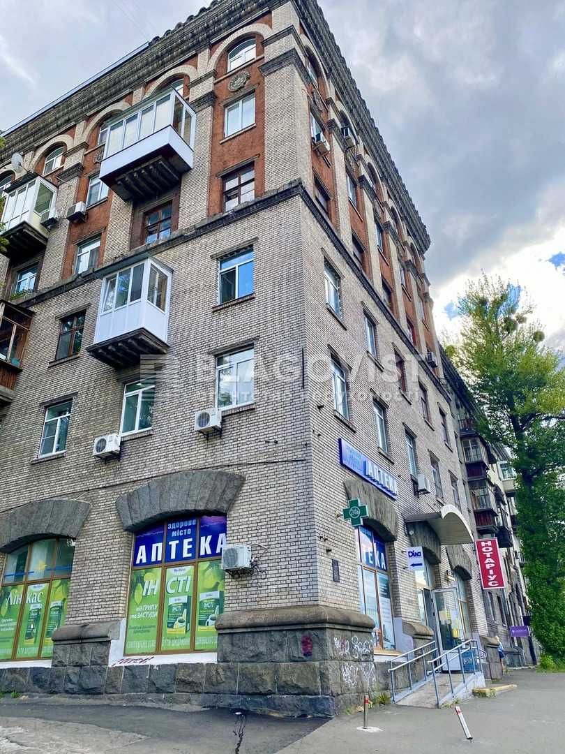 3 к статусна сталінка з ліфтом. 73м2. Шулявка.