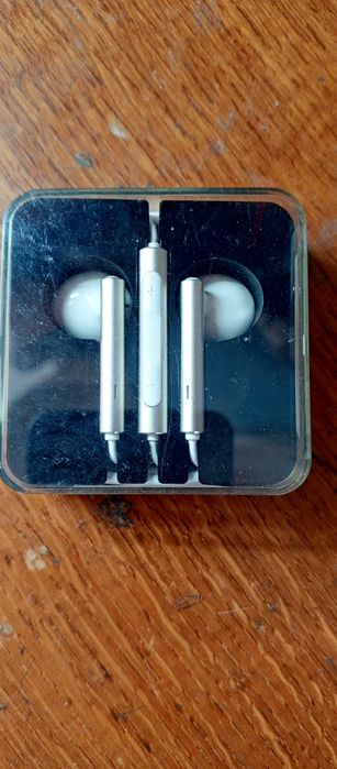 Huawei P8 не лайт.