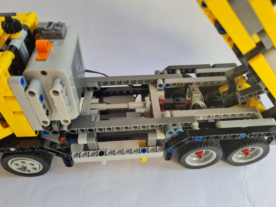 Lego Technic motorizado ref.8292 Camião