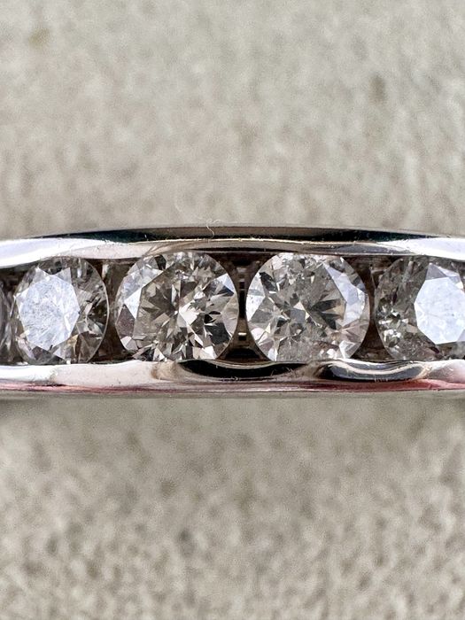 Złoty pierścionek z diamentami 0,84ct Si/H-J (wycena na 6150zł)