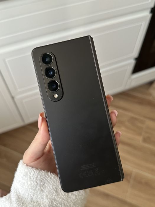 Продаю Samsung Fold 4 12/256