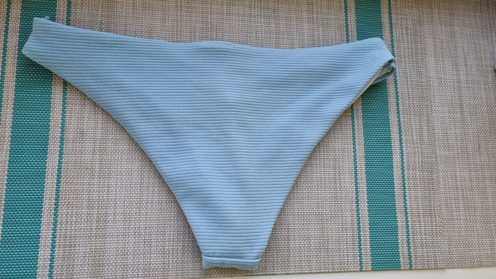 Купальник жіночий роздільний розмір S фірми SHEIN  блакитний