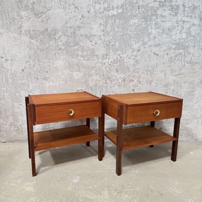 Komplet duńskich stolików nocnych z lat 60. – drewno tekowe