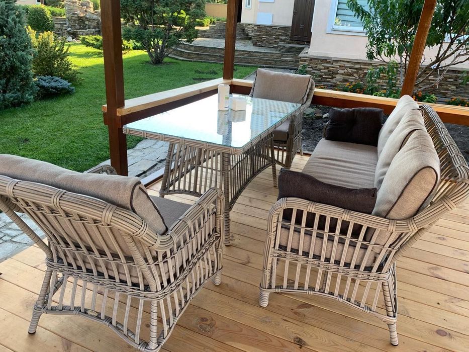 Плетені меблі для тераси, або альтанки