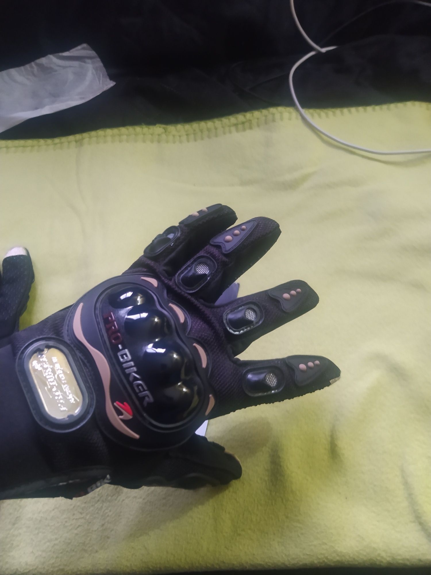 Luvas tamanho L (Moto)  a estrear