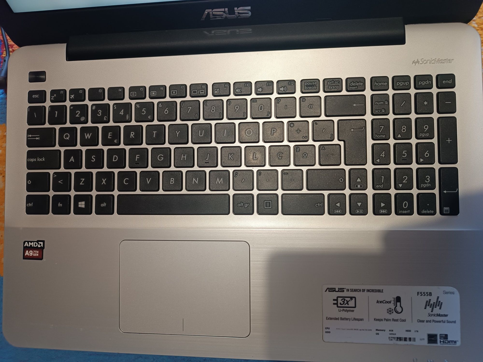 Portátil ASUS - 15,6"