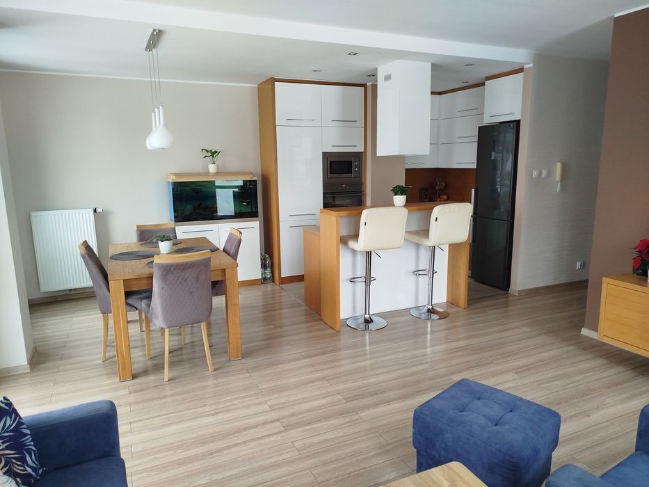 Mieszkanie 65m2 miejsce postojowe w garażowcu.