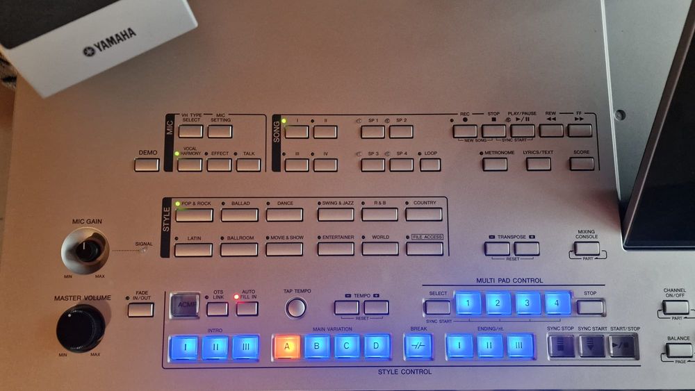 Keyboard Yamaha Tyros 4