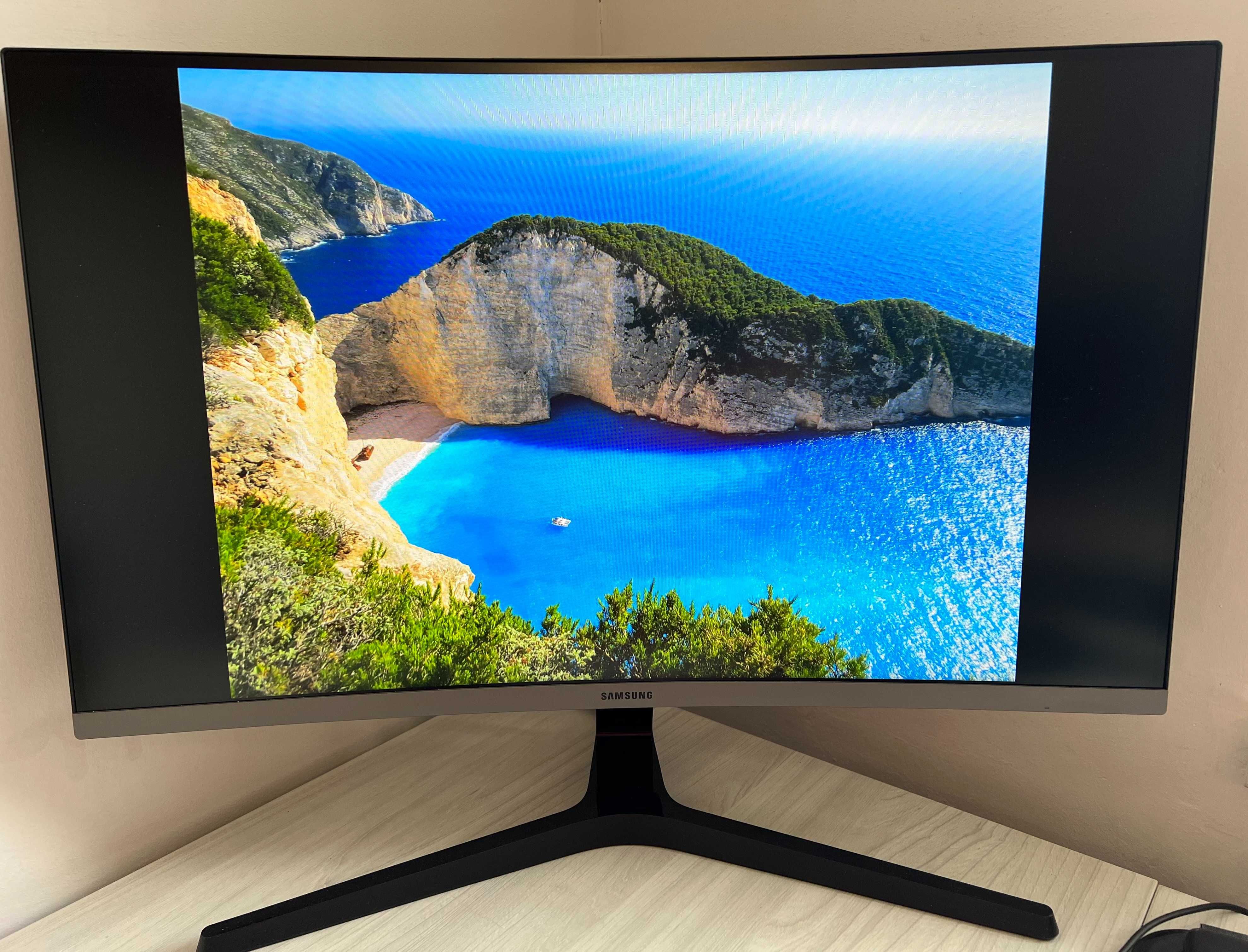Монитор Samsung 27 C27R500