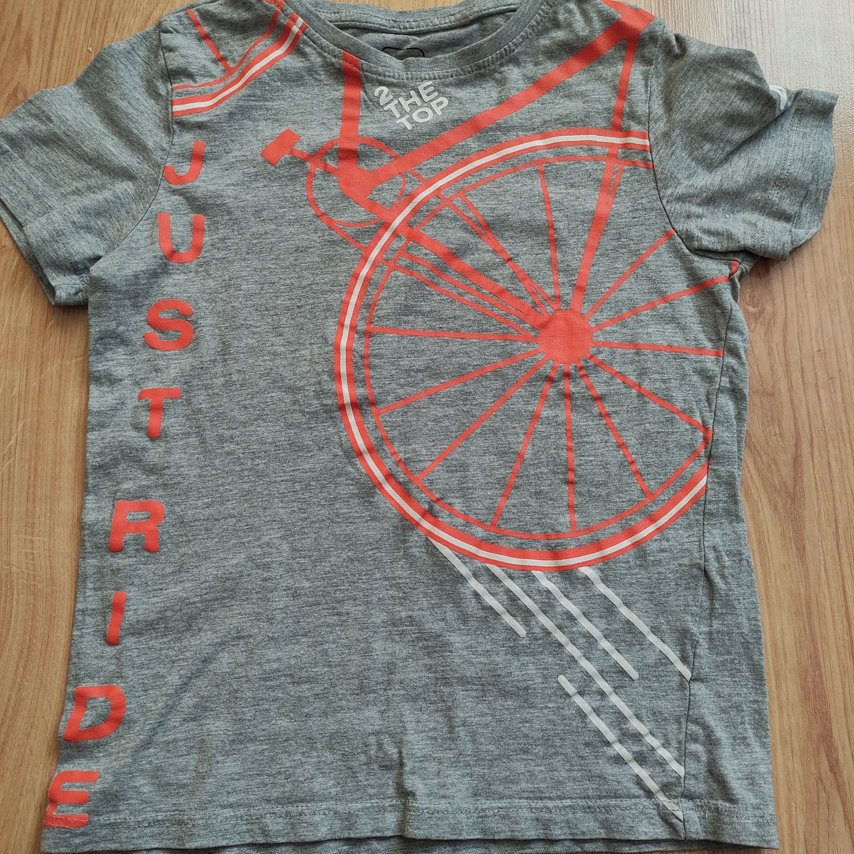 T-shirt rozmiar 122