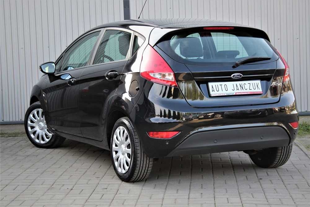 Ford Fiesta /// PERFEKCYJNY /// benzyna /// climatronic /// 2x kpl kół