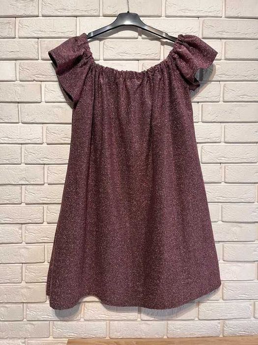 Czarna sukienka szyta nitka w kolorze pudrowego różu r. Ok 48-50