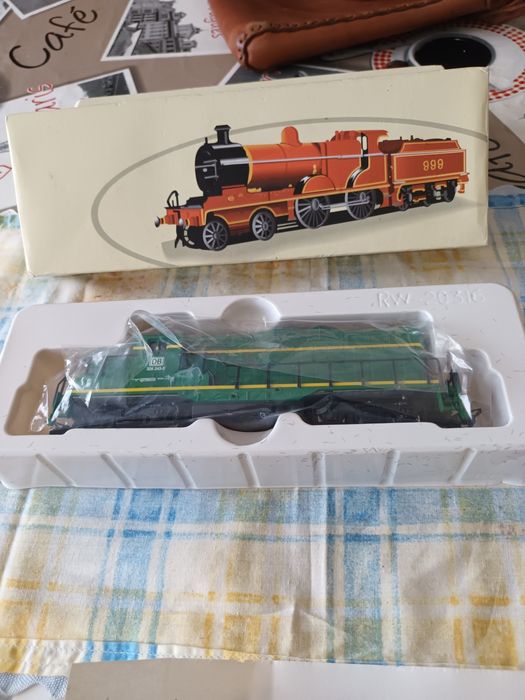 Locomotora para pista de Comboios DB