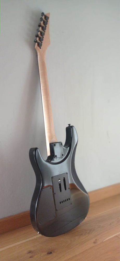 Gitara Elektryczna J&D - WSM1711A08. Mostek tremolo. Made in Germany
