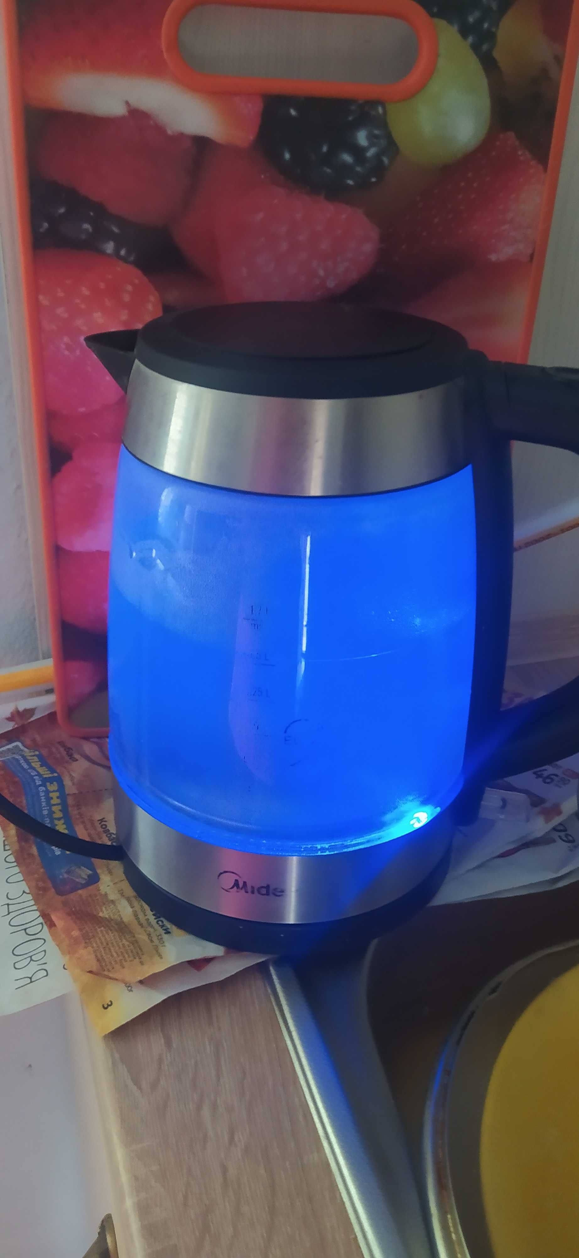 Електричний скляний Чайник Midea в гарному стані! З підсвіткою!