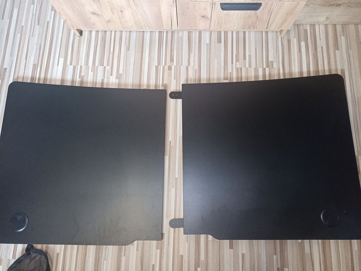 Blat do biurka w kolorze włókna węglowego 140x67