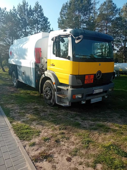 Autocysterna Mercedes