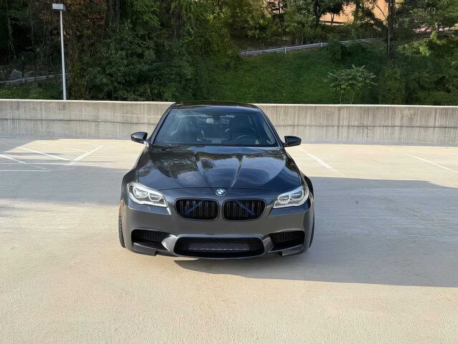 BMW M5      2016