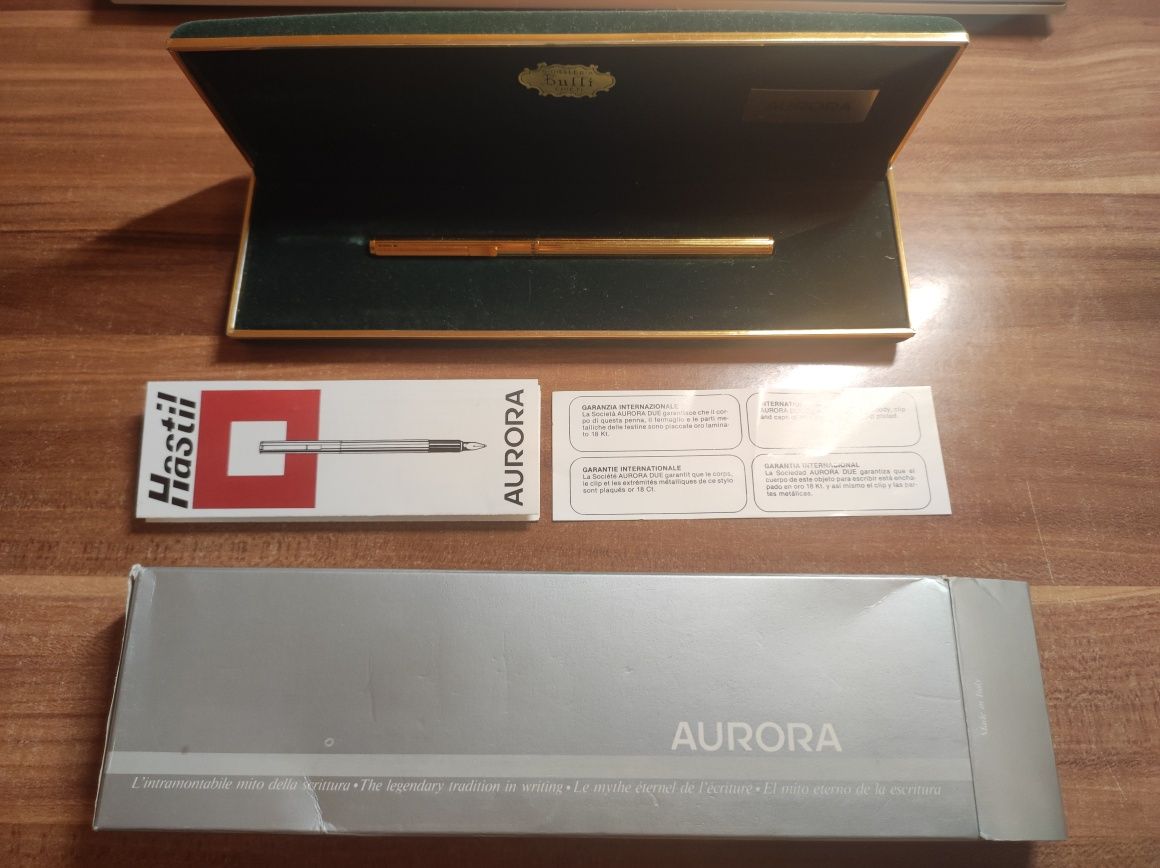 Продам новую позолоченную  винтажную ручку Aurora Hastil Gold Plated S