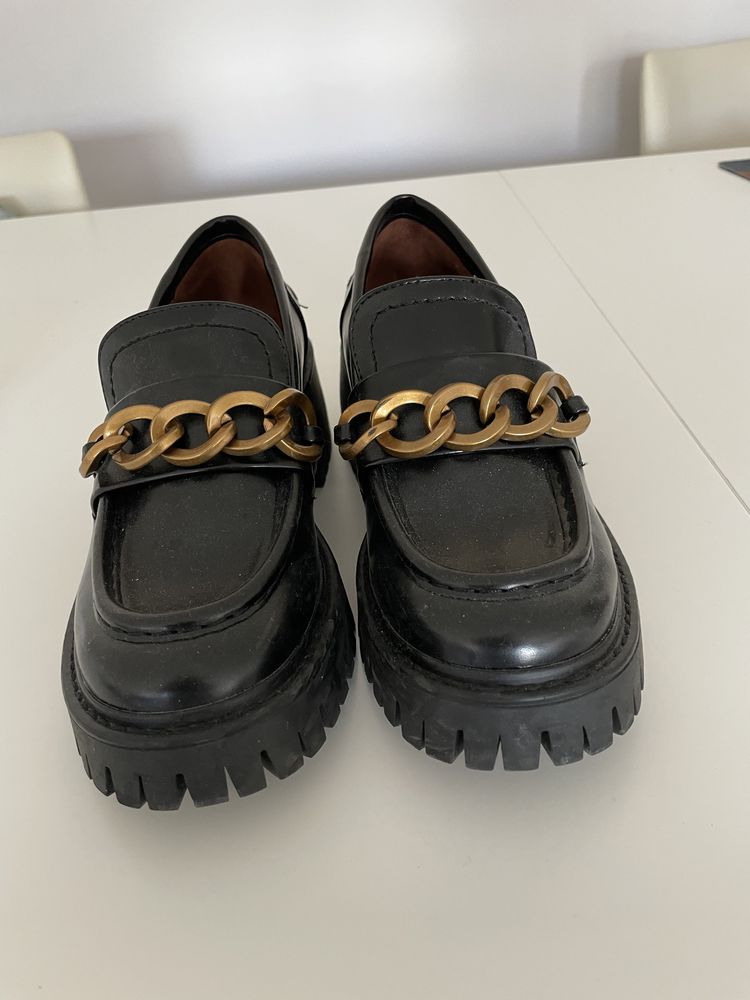 Vendo sapatos/loafers zara pretos Tam 37