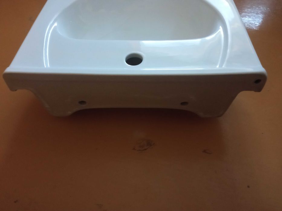 Umywalka ceramiczna w rozmiarze 50cm do szafki Piano