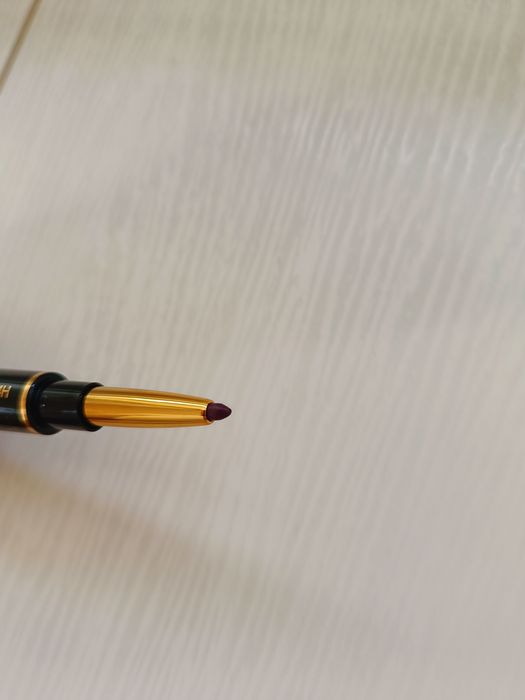 Szminko- kredka x2, pisak- marker do brwi