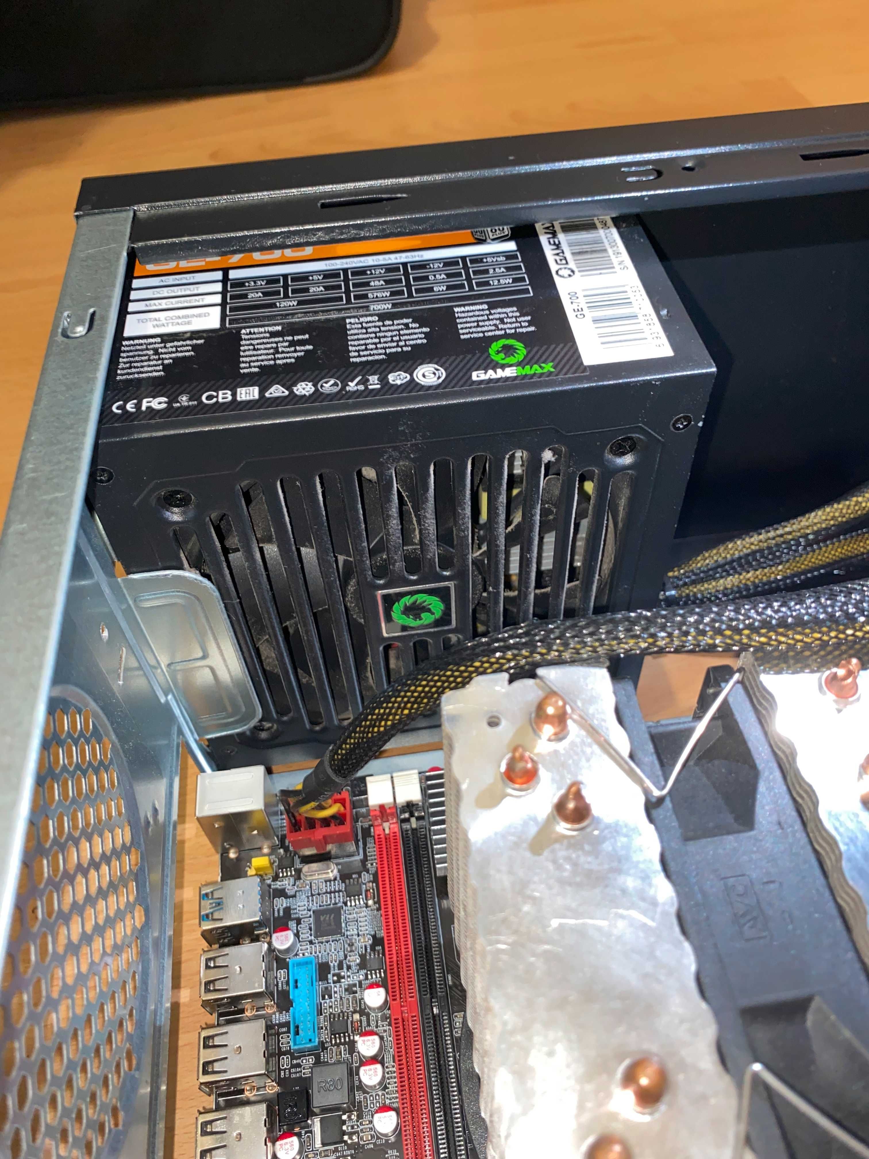 Komputer GeForce® GT 730 4GB Zone Edition SSD 120 GB HDD 1TB + Monitor