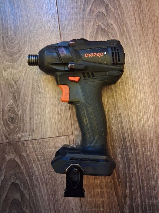 Безщітковий винтоверт Дніпро М DTD-200BC Ultra.