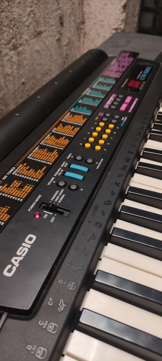 Syntezator CASIO