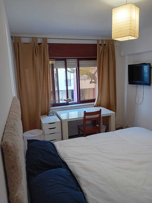 Quarto estudante ao metro telheiras