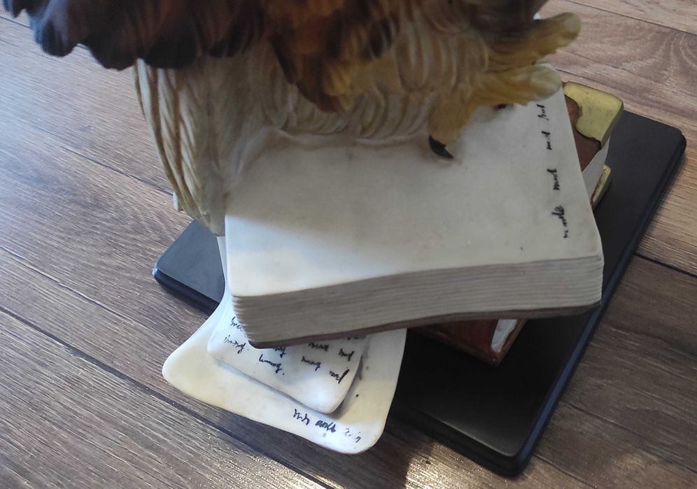 Статуетка сова на книгах з пером (45 см) Гранд Презент