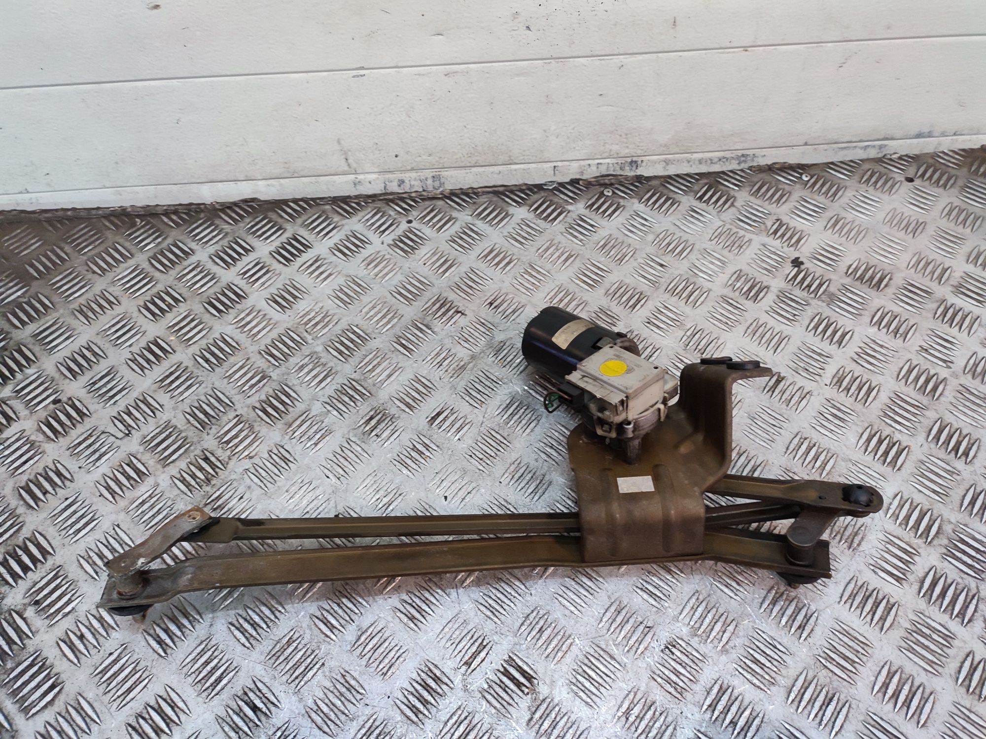 Fiat Seicento mechanizm silniczek wycieraczek przód przedni