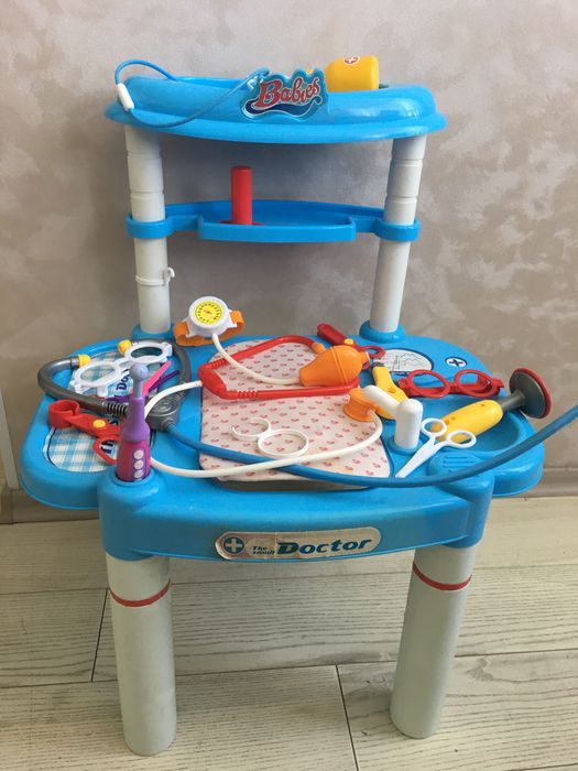 Продам детский столик набор для игры в доктора