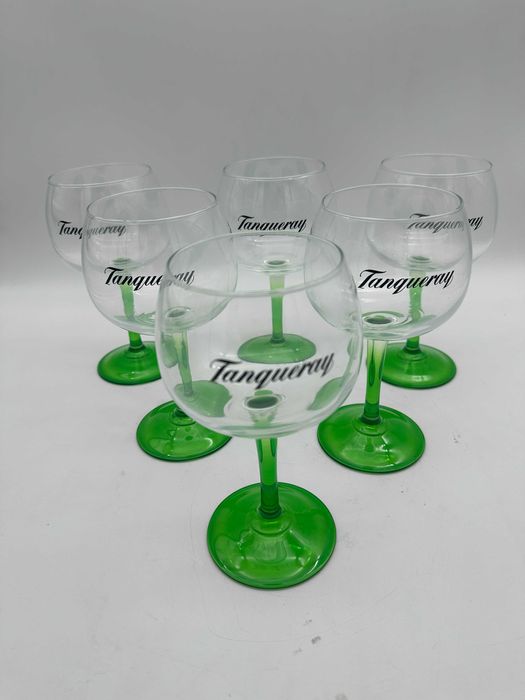 Zestaw 6 kieliszków gin tanqueray london.